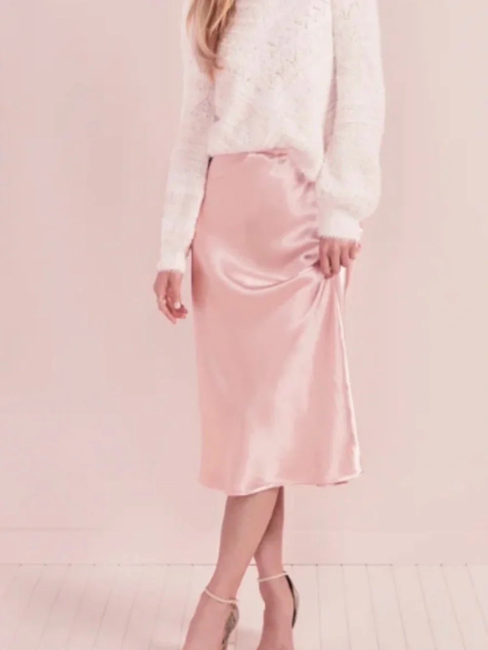 P0004. LC Lauren Conrad Soft Pink Satin Midi Skirt